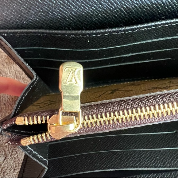 LOUIS VUITTON MONOGRAM REVERSE SARAH WALLET LONG - Picture 11 of 12